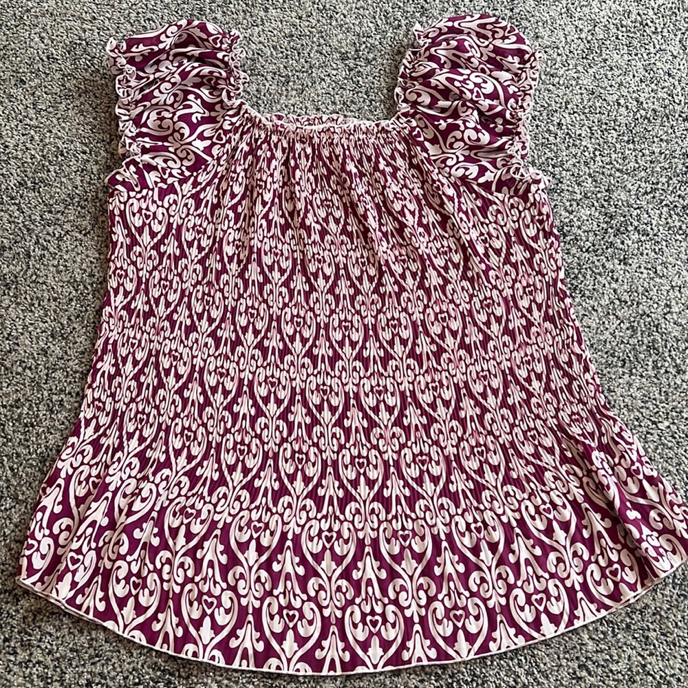 Rene Margo 3X magenta crinkle accordion top Pulse size Semi sheer scroll pattern